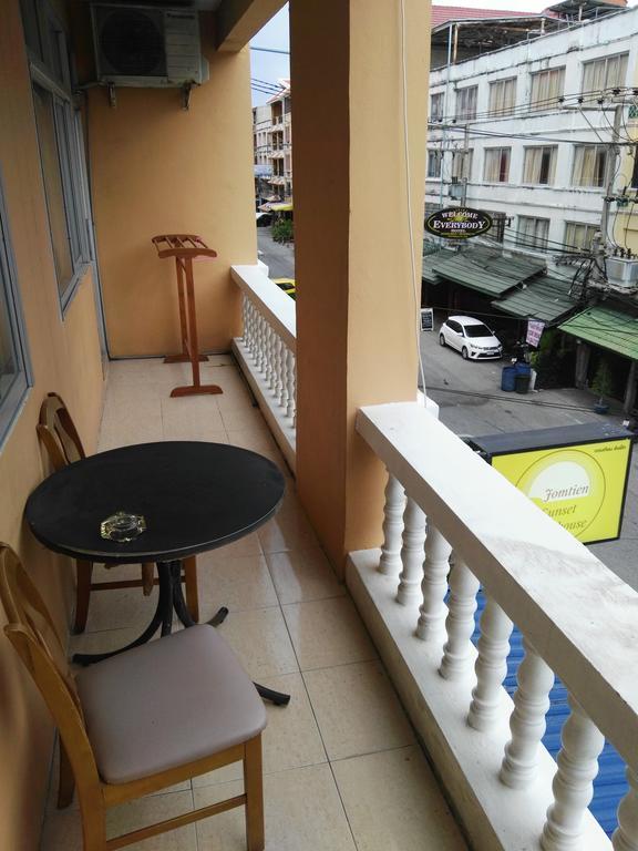 Jomtien Sunset Guesthouse Экстерьер фото